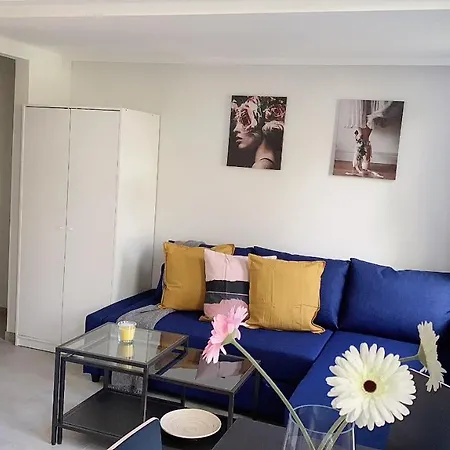 Tiny Modern Apartment Cologne